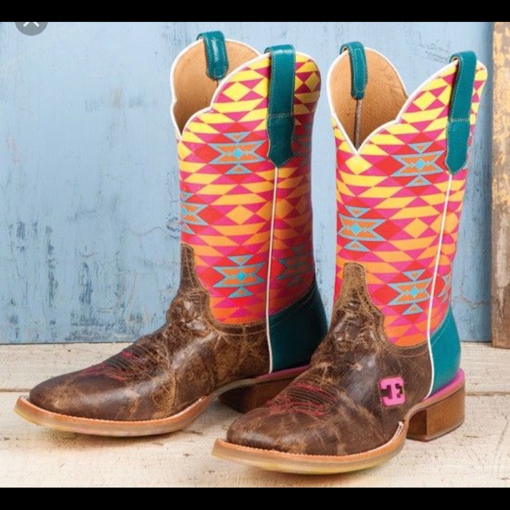 NWOT Cinch Boots